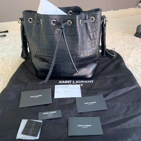 Saint Laurent Handbags - SAINT LAURENT Emmanuelle black Leather Bucket Bag